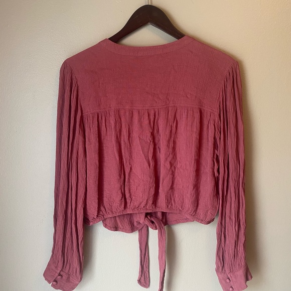 American Eagle Cropped Tie Button Up Blouse - Picture 10 of 10